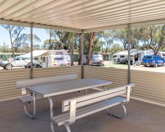 Paringa Caravan Park - Renmark - Патіо