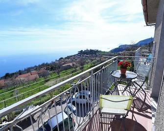 La Casa Dei Nonni - Agerola - Balcón