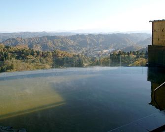 Unkai - Tokamachi - Venkovní prostory