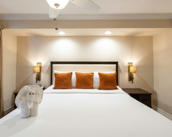 Coronado Beach Resort - Coronado - Bedroom