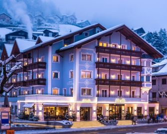 Hotel Genziana - אורטיסיי - בניין