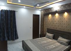Sleep - Eat - Comfort - Lahore - Bedroom