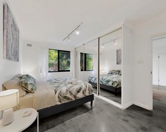 Beachside 1-Bed Retreat with Parking Cronulla - Cronulla - Slaapkamer