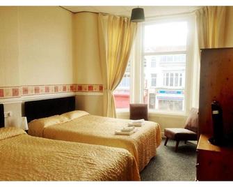 St Elmo Hotel - Blackpool - Bedroom