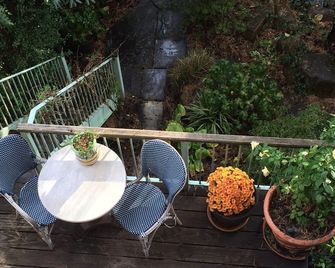 Boerum Hill historic brownstone, close to all subways, on tree-lined street - ניו יורק - מרפסת