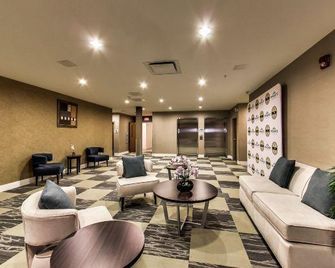 Revolution Hotel - Leduc - Lounge