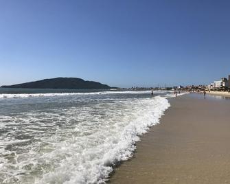 Kasato Maru Residence - Florianópolis - Strand