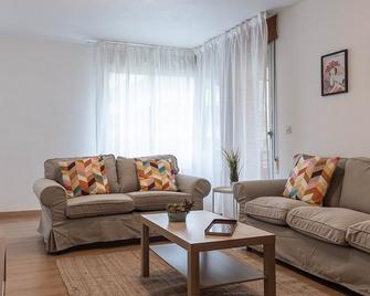 Funcional y renovado apartamento en Iturrama - Pamplona - Sala de estar