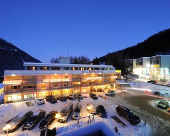 Ravelli Sporting - Mezzana - Bygning