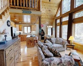 Lakefront Hideaway - Litchfield - Sala de estar