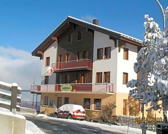 Hotel Restaurant Emshorn - Oberems - Edificio