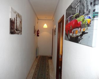 Hostal Kryse - Madrid - Pasillo