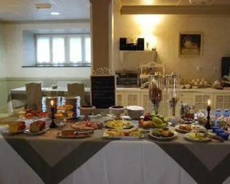 Casona Naviega - Navia - Buffet