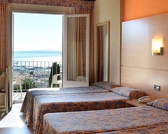 Hotel Grecs - רוזס - חדר שינה