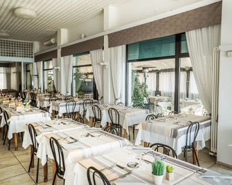 Hotel Maremola - Pietra Ligure - Restaurante