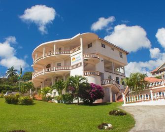Hotel Alexandrina - Kingstown - Building