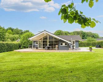 Three-Bedroom Holiday home in Aabenraa 3 - Aabenraa - Budova