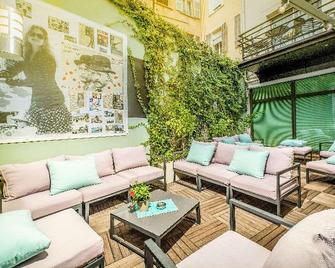 Hôtel Montaigne & Spa - קאן - פטיו