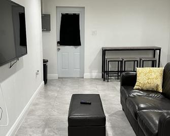 Beautiful Miami Pool Lake Studio - Cutler Bay - Sala de estar
