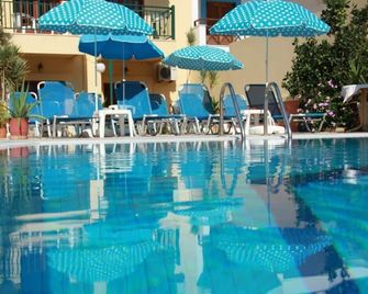 Stefania Studios - Stalida - Piscina