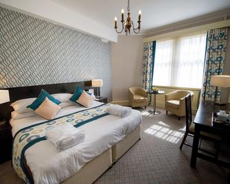 Crown & Mitre Hotel - Carlisle - Bedroom