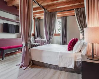 Boutique Hotel Municipio 1815 - Valdobbiadene - Camera da letto