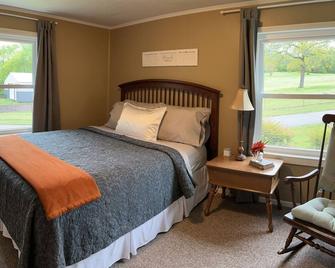 Beautiful Lake Views in a peaceful setting with no pets - Wagoner - Bedroom