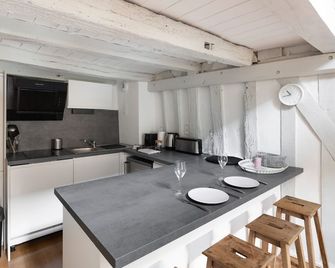 Georgia by Cocoonr - Rennes - Kitchen