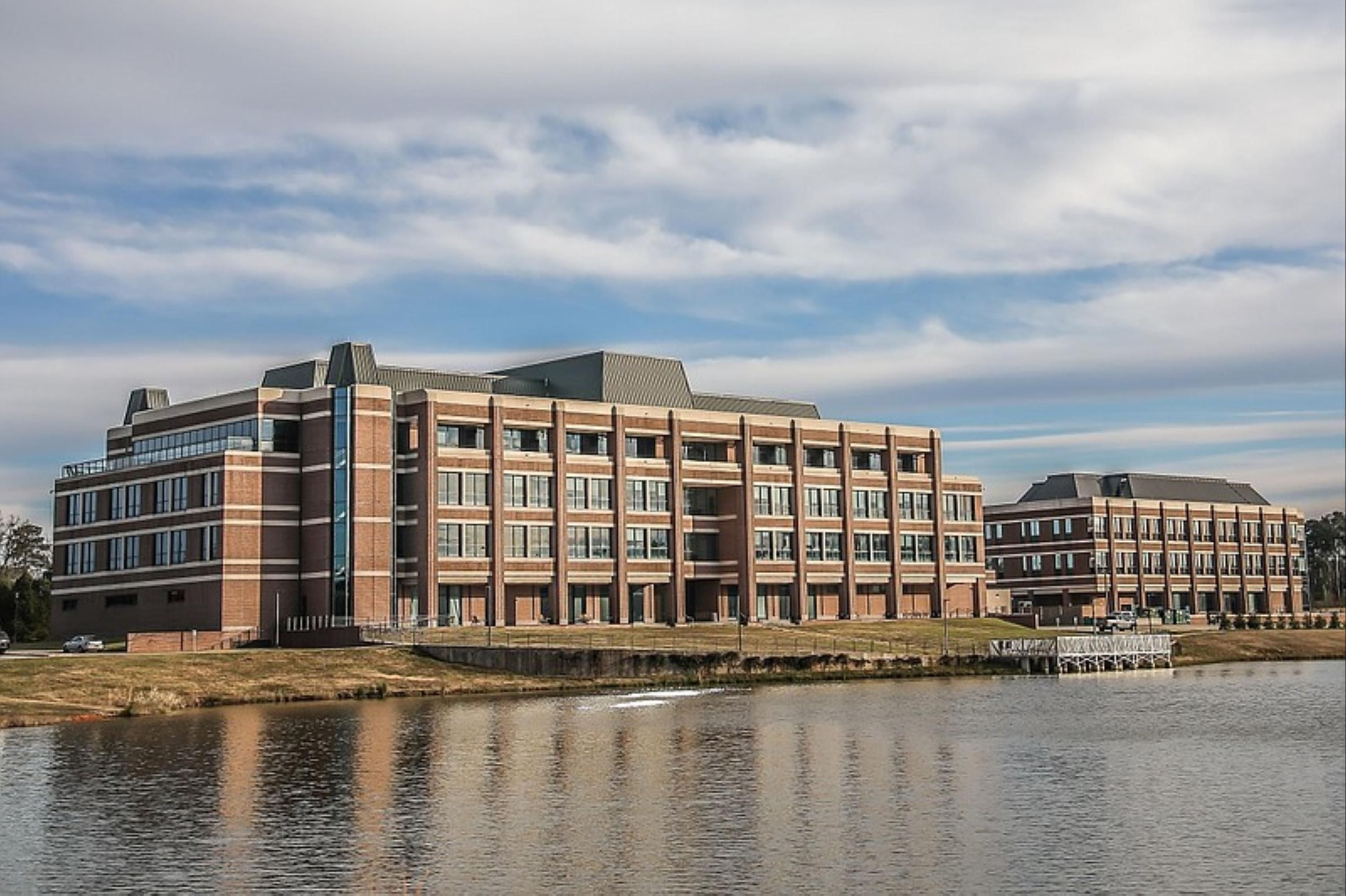 Holiday Inn Express & Suites Texarkana By IHG - Texarkana - Building