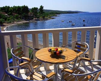 Aparthotel Marina Gromela - Supetar - Balcón