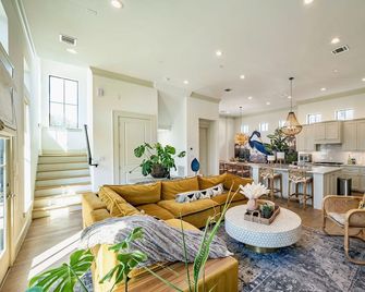 Boheme Haus · Award-Winning Designer Luxury for 12 · Montrose · 3200sqft - Houston - Sala de estar