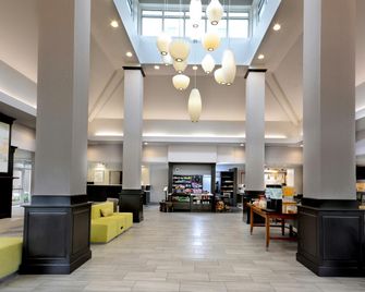 Hilton Garden Inn Greensboro - Greensboro - Hành lang