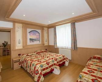 Sport Hotel Vittoria - Mezzana - Bedroom