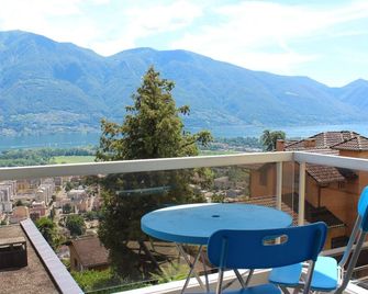 Apartment with a unique panoramic view over Lake Maggiore - Locarno - Balcon