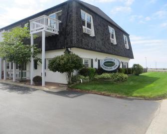 Snyders Shoreline Inn - Ludington