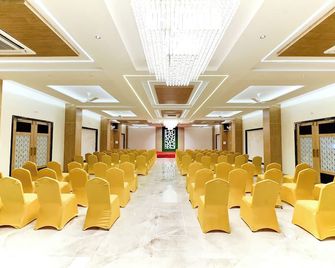 Hotel Yog Palace Newly Renovated - Shirdi - Meeting room