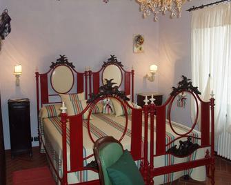 Al Vecchio Gelso - La Morra - Schlafzimmer