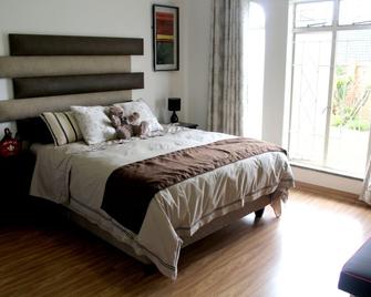 2 Op Terblanche Guesthouse - Boksburg - Schlafzimmer