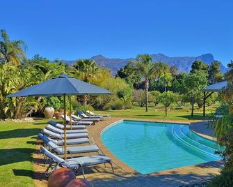 華爾多村旅館 - 法國角 - 弗朗斯胡克 - 游泳池