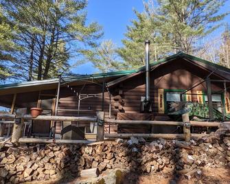 Pinecone Place - A True North Vacation Home - Long Lake - Edificio