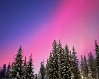 Borealis Bungalow and Hot Tub - Fairbanks