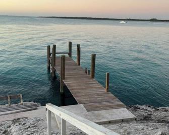Seashore Sleeps Book Your Winter Getaway Now! - Staniel Cay