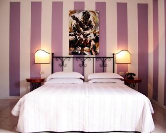Hotel Alex - Floransa - Yatak Odası