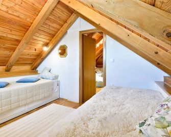 3 Bedroom Beautiful Home In Piscanovec - Varazdinske Toplice - Habitación