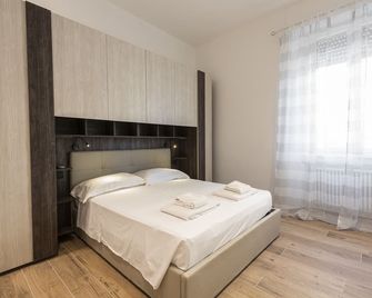 Casa Vittoria By Mmega - Florence - Bedroom