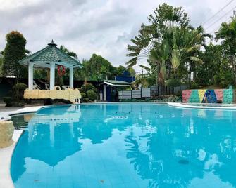V Resort Dasma - Dasmariñas City - Pool