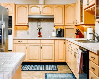 Lake Placid Retreat - Lake Placid - Kitchen