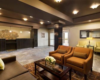 Days Inn by Wyndham Innisfail - Innisfail - Lobby
