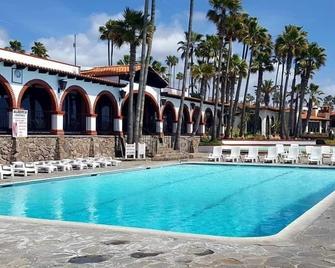 Relax and recharge at Nuestra Casita Cerca del Mar - Puerto Nuevo - Pool