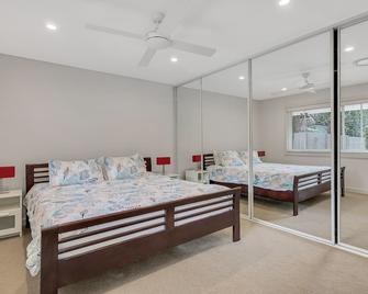 Holiday Cottage Near Coogee Beach - Coogee - Bedroom